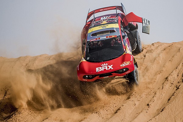 El frances Loeb no quita el dedo del renglon en el Rally Dakar