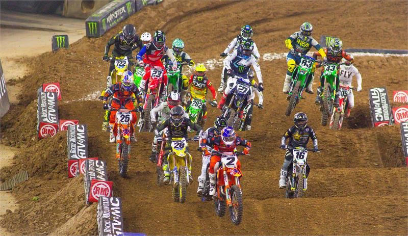 Listos para el inicio 2022 Supercross.