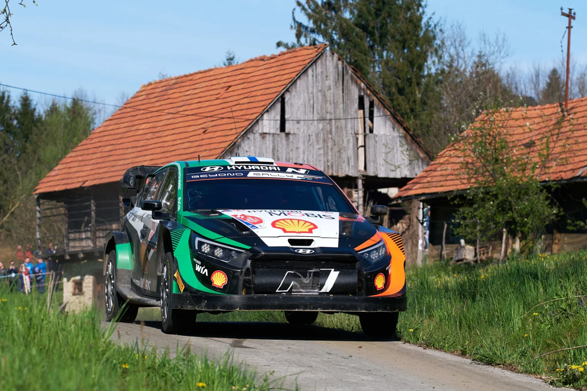 El equipo de Hyundai Motorsport dedica su podio en el Rally de Croacia a Craig Breen