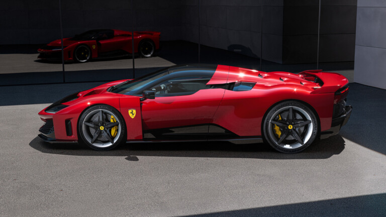 F80:  DE FERRARI  NUEVO  SUPERDEPORTIVO