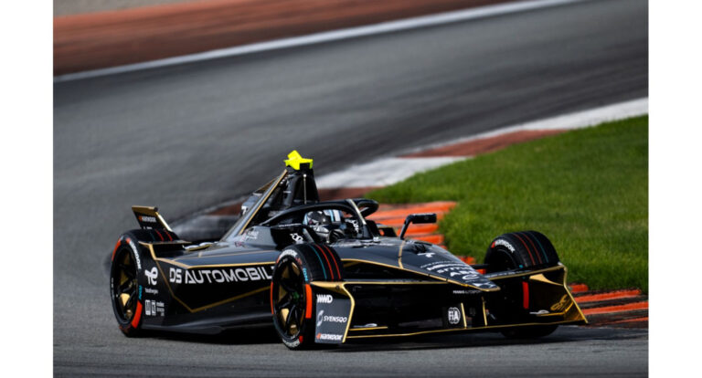 JESSICA EDGAR Y LINDSAY BREWER AL VOLANTE DEL DS E-TENSE FE25