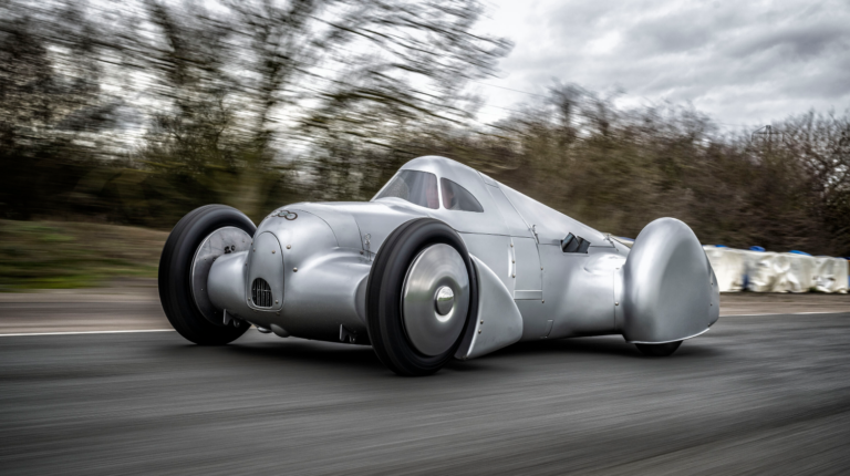 Audi Tradition rescata una leyenda: el Auto Union Lucca se une a la familia de las Flecha de Plata