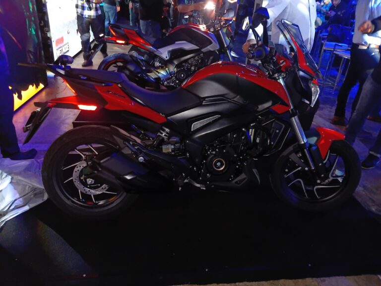 BAJAJ Pulsar NS400z