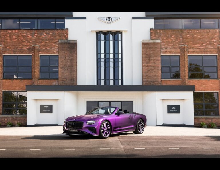 Bentley Motors celebra 80 años de artesanía en Crewe con un Continental GTC único en su clase.