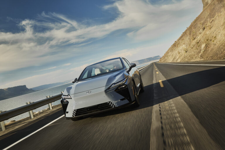 Lexus  ES 350h ya en México
